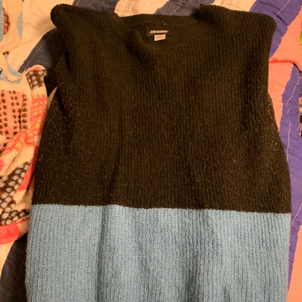 Joe Boxer Sweater - Picture 3 of 4
